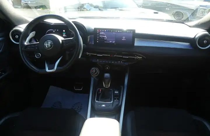 
								Alfa romeo Tonale 2023 full									